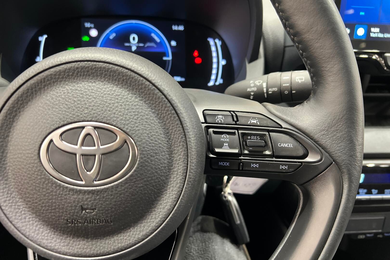 Toyota Yaris iso kuva 23