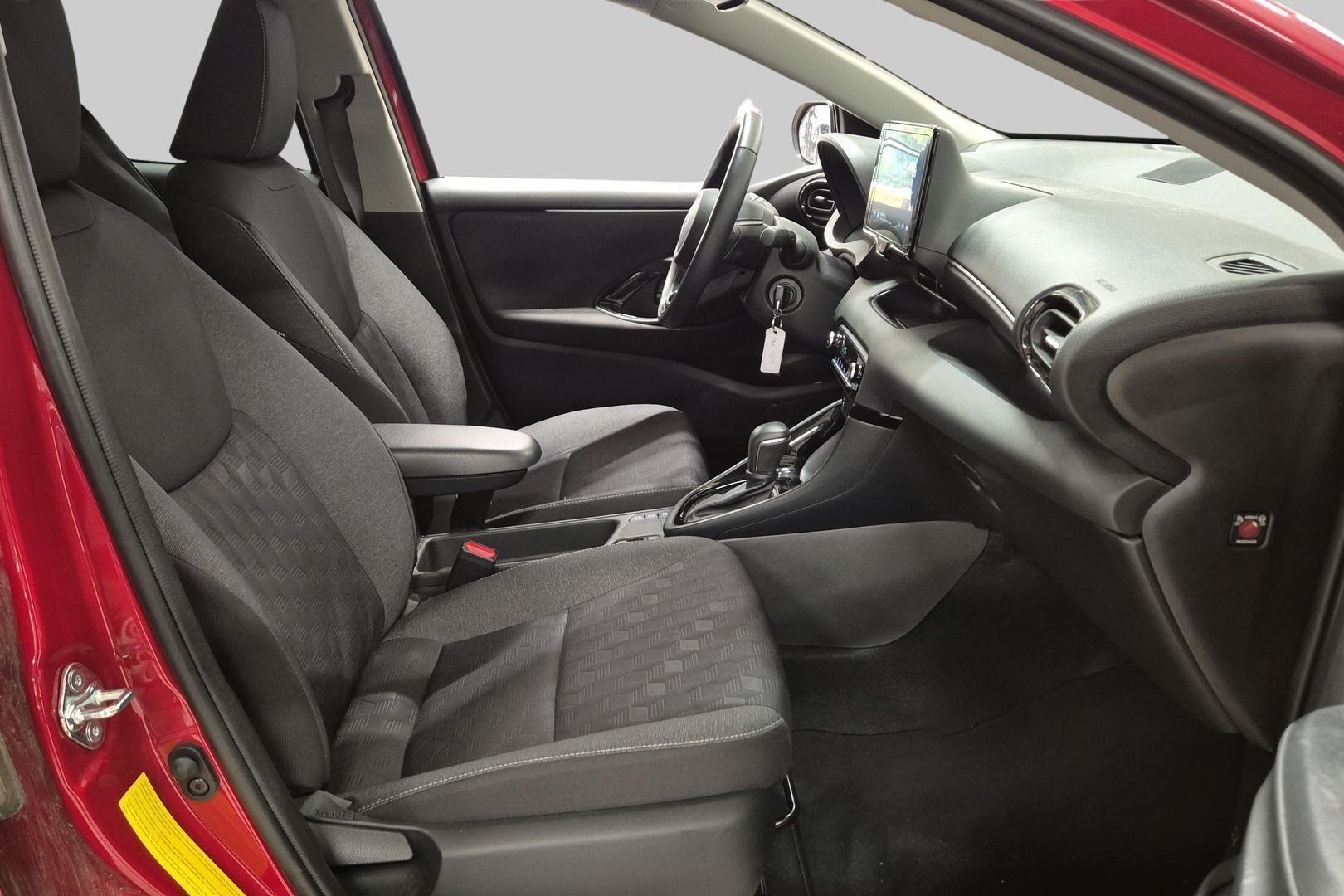 Toyota Yaris iso kuva 4