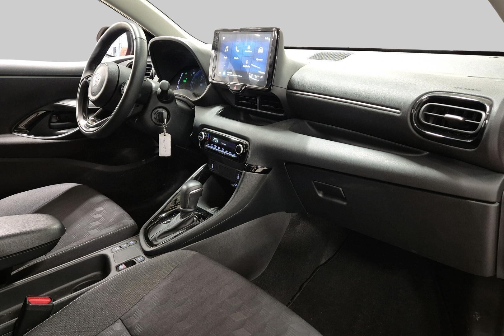 Toyota Yaris iso kuva 5