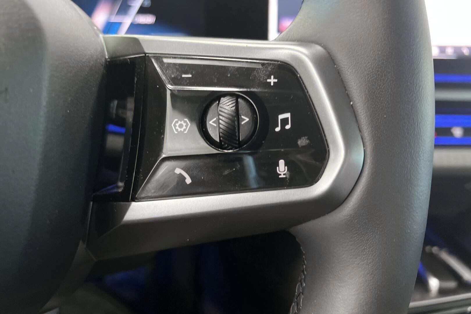 BMW i5 iso kuva 17