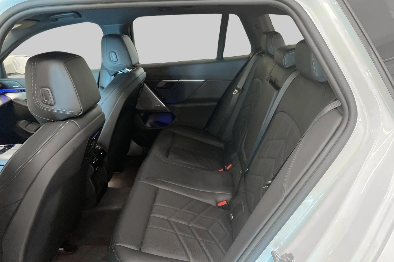 BMW i5 iso kuva 9