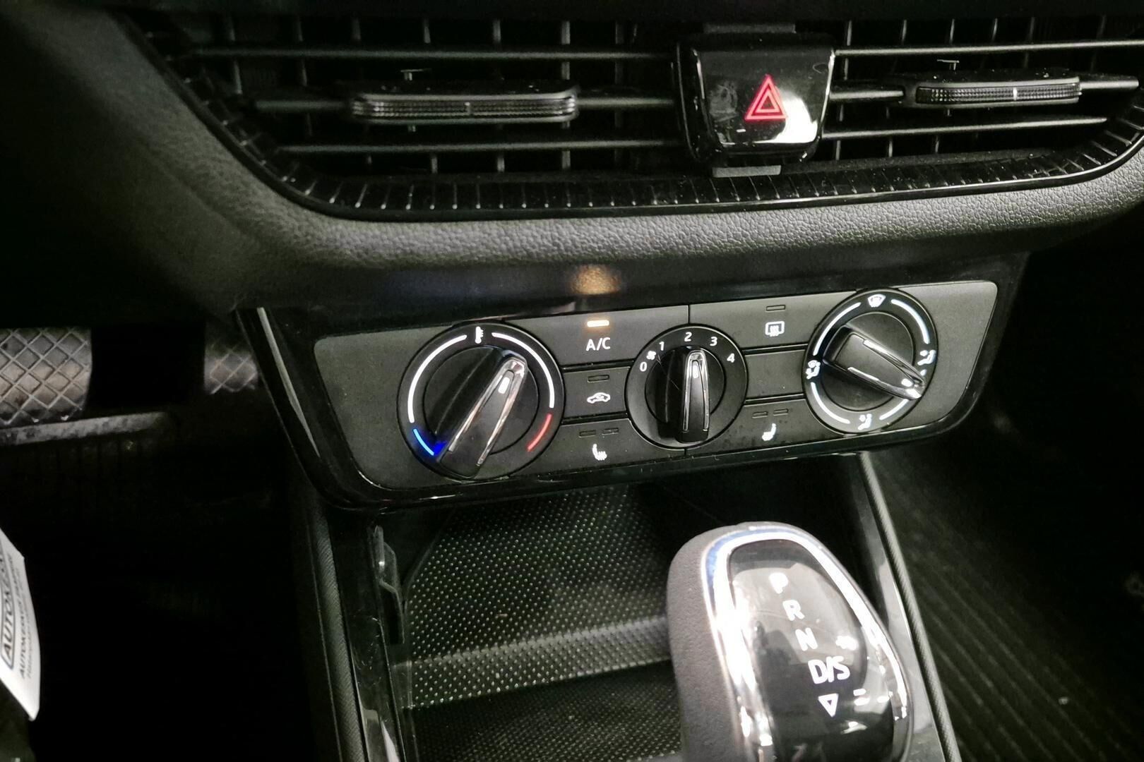 Skoda Fabia iso kuva 16