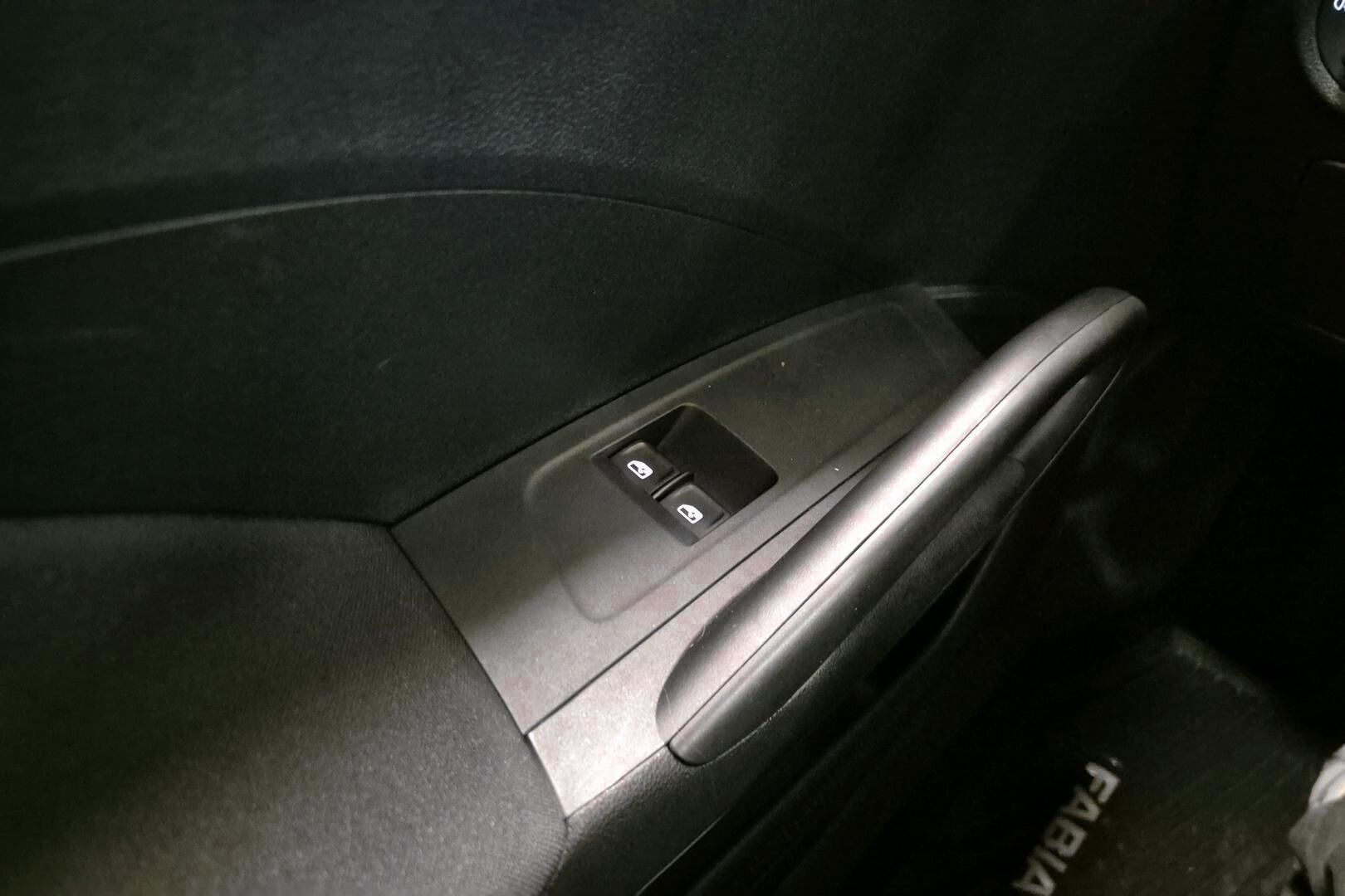 Skoda Fabia iso kuva 20