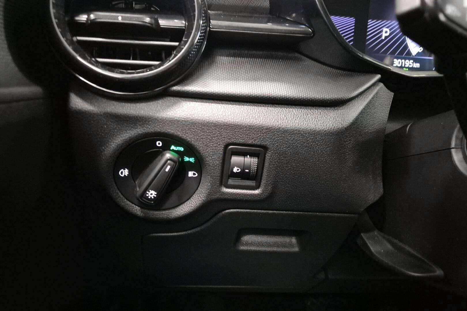 Skoda Fabia iso kuva 21