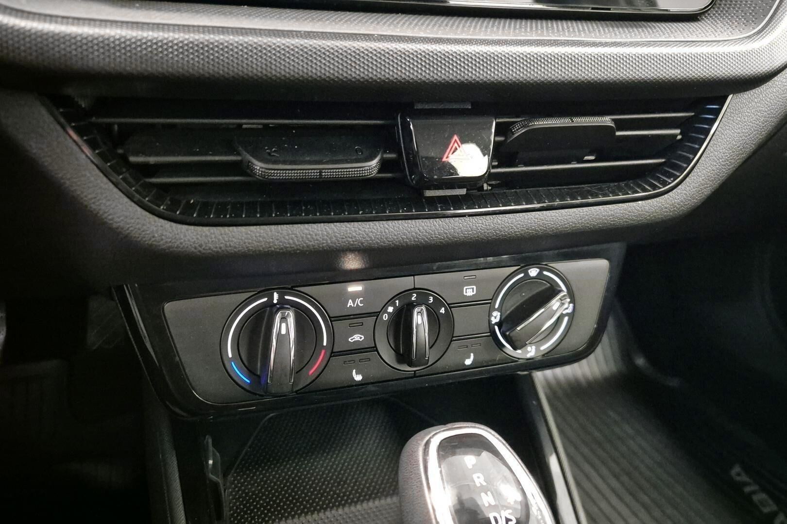 Skoda Fabia iso kuva 16