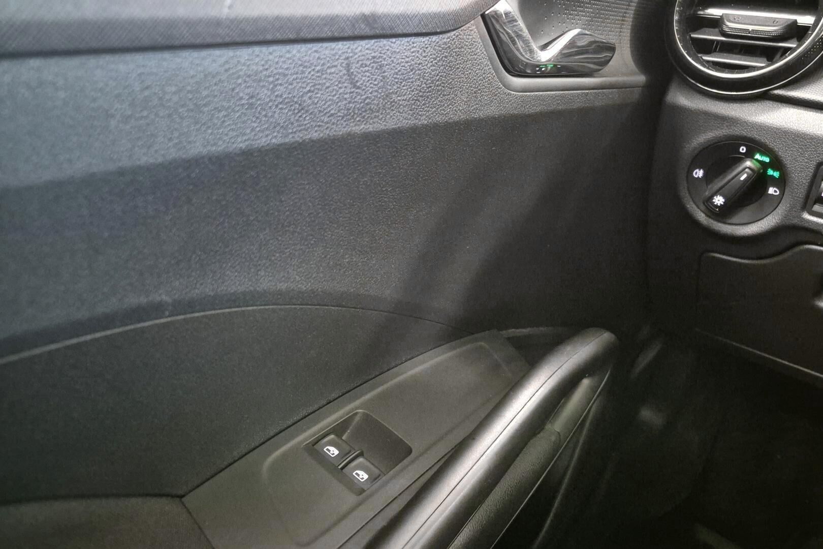 Skoda Fabia iso kuva 20