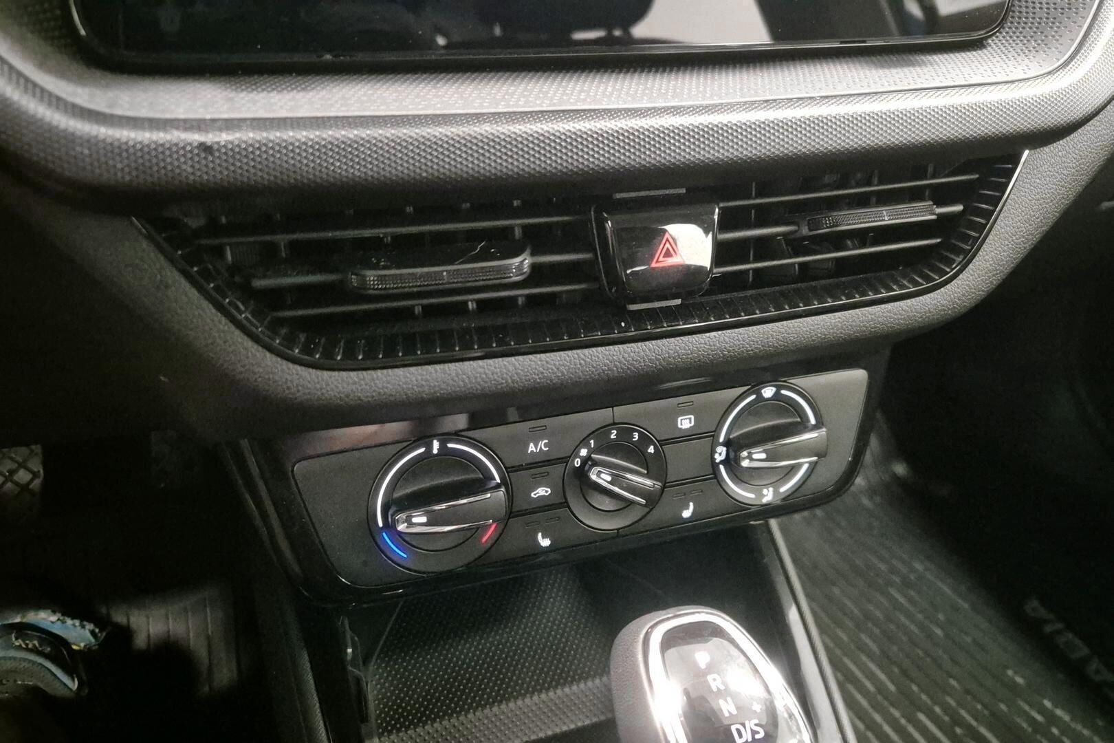 Skoda Fabia iso kuva 16