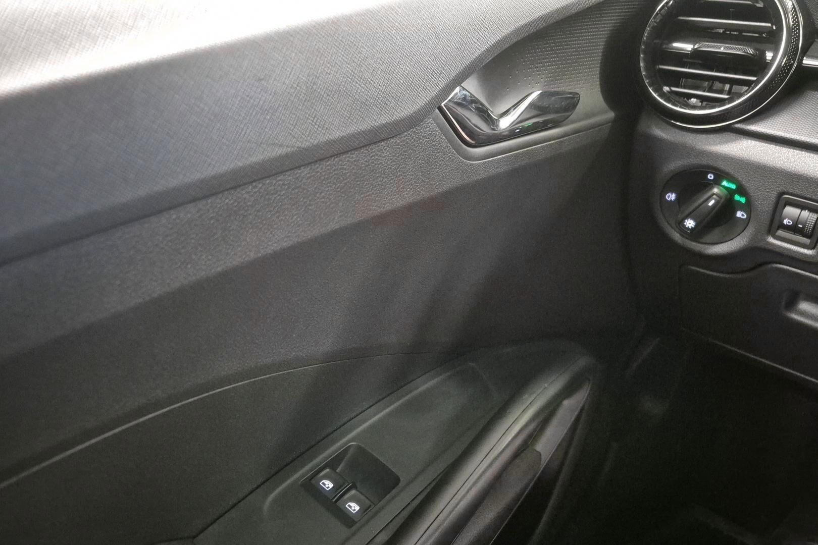 Skoda Fabia iso kuva 20