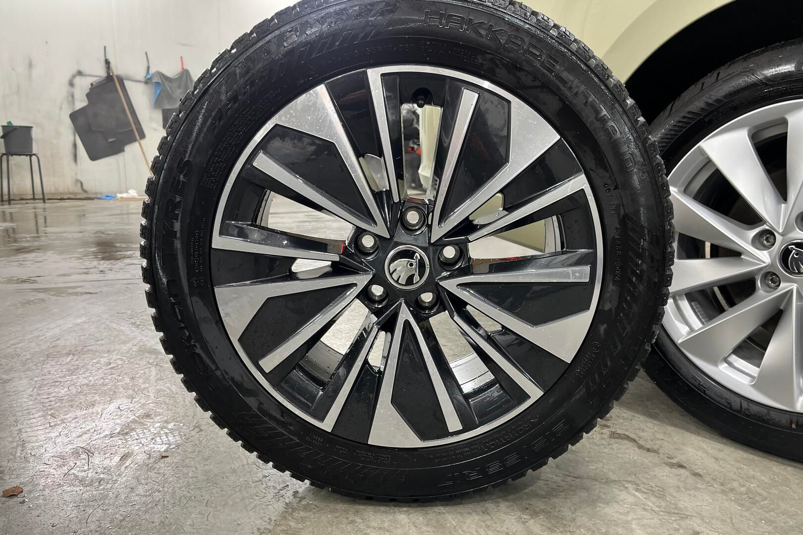 Skoda Superb iso kuva 12
