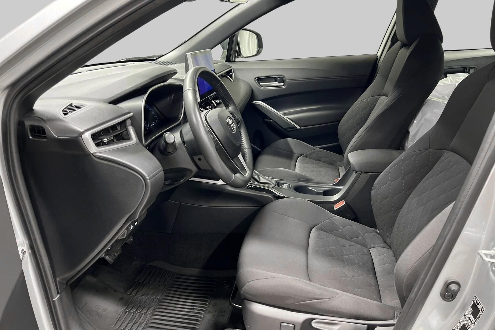 Toyota Corolla Cross iso kuva 8