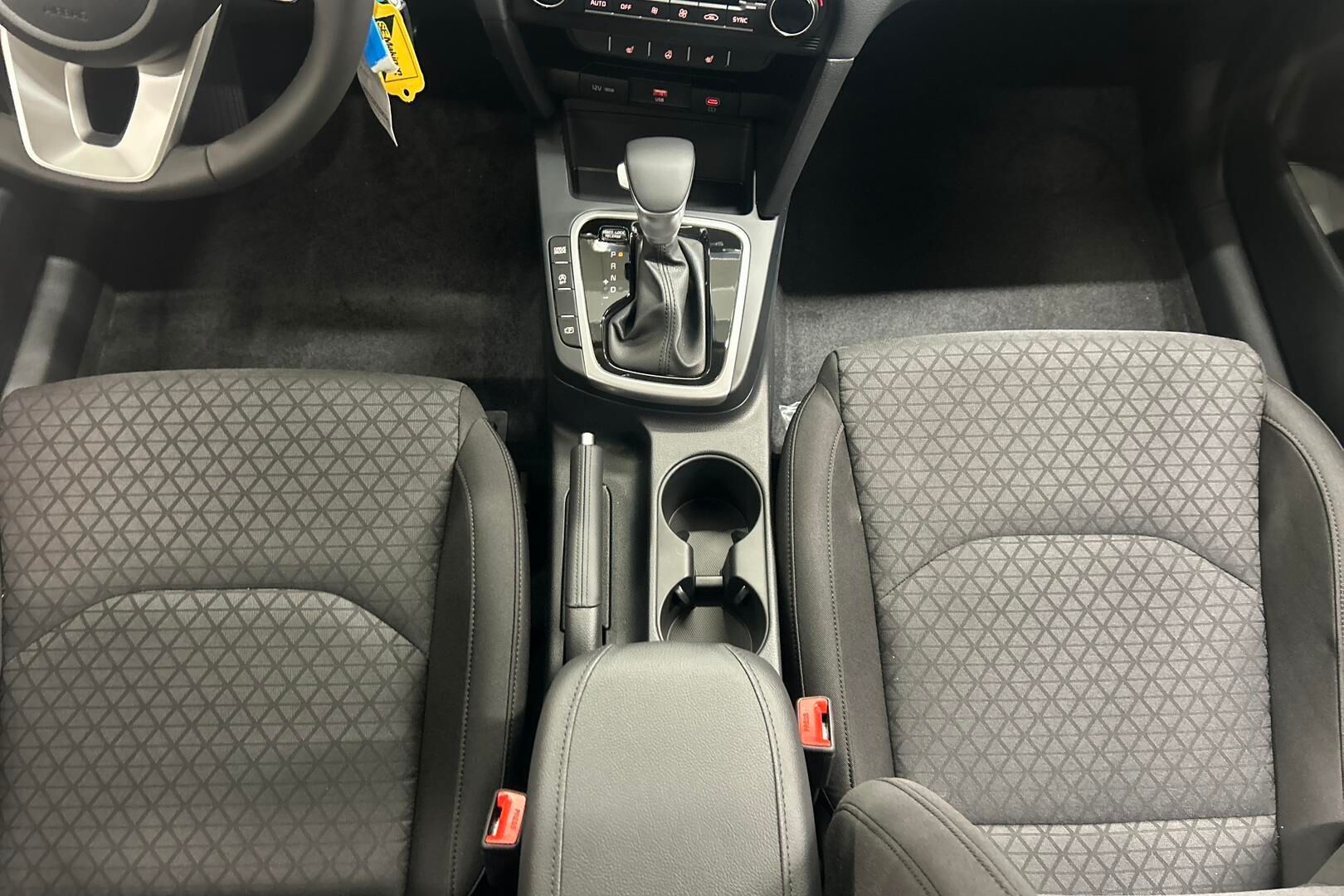 Kia Ceed iso kuva 25