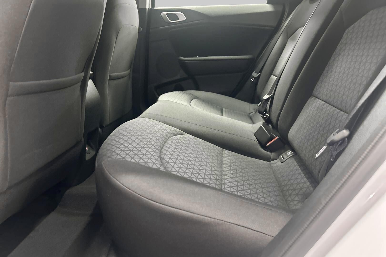 Kia Ceed iso kuva 9