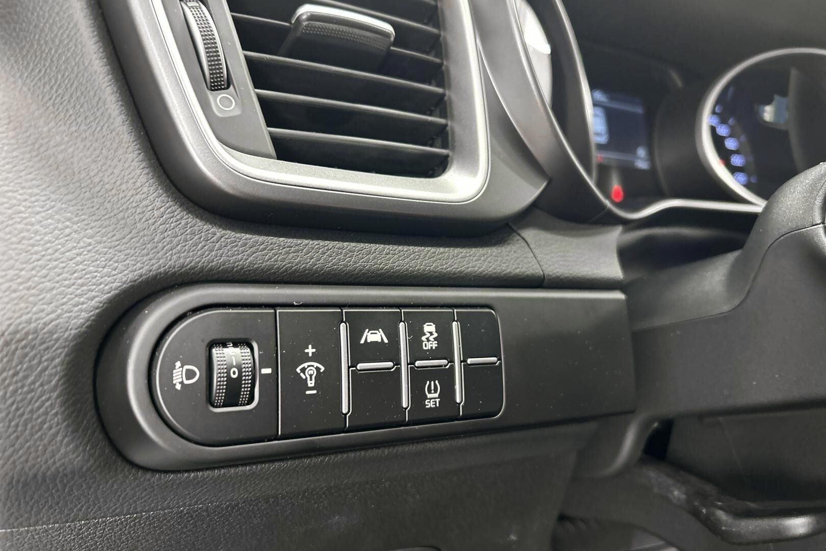Kia Ceed iso kuva 20