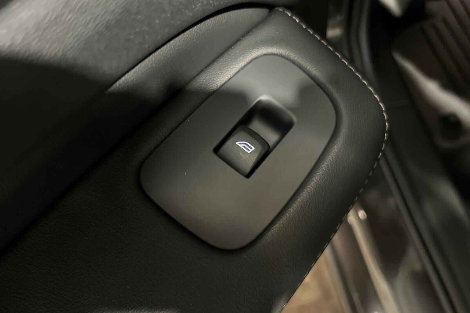 Volvo V60 iso kuva 15