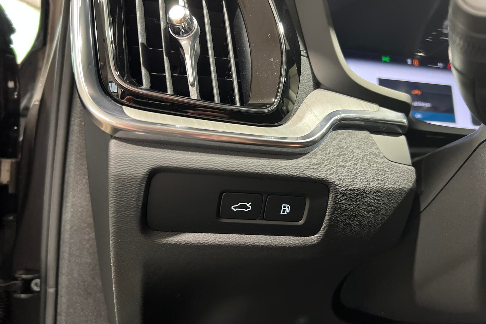 Volvo V60 iso kuva 18