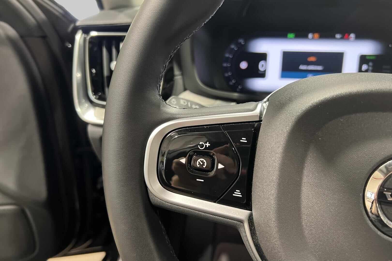 Volvo V60 iso kuva 19