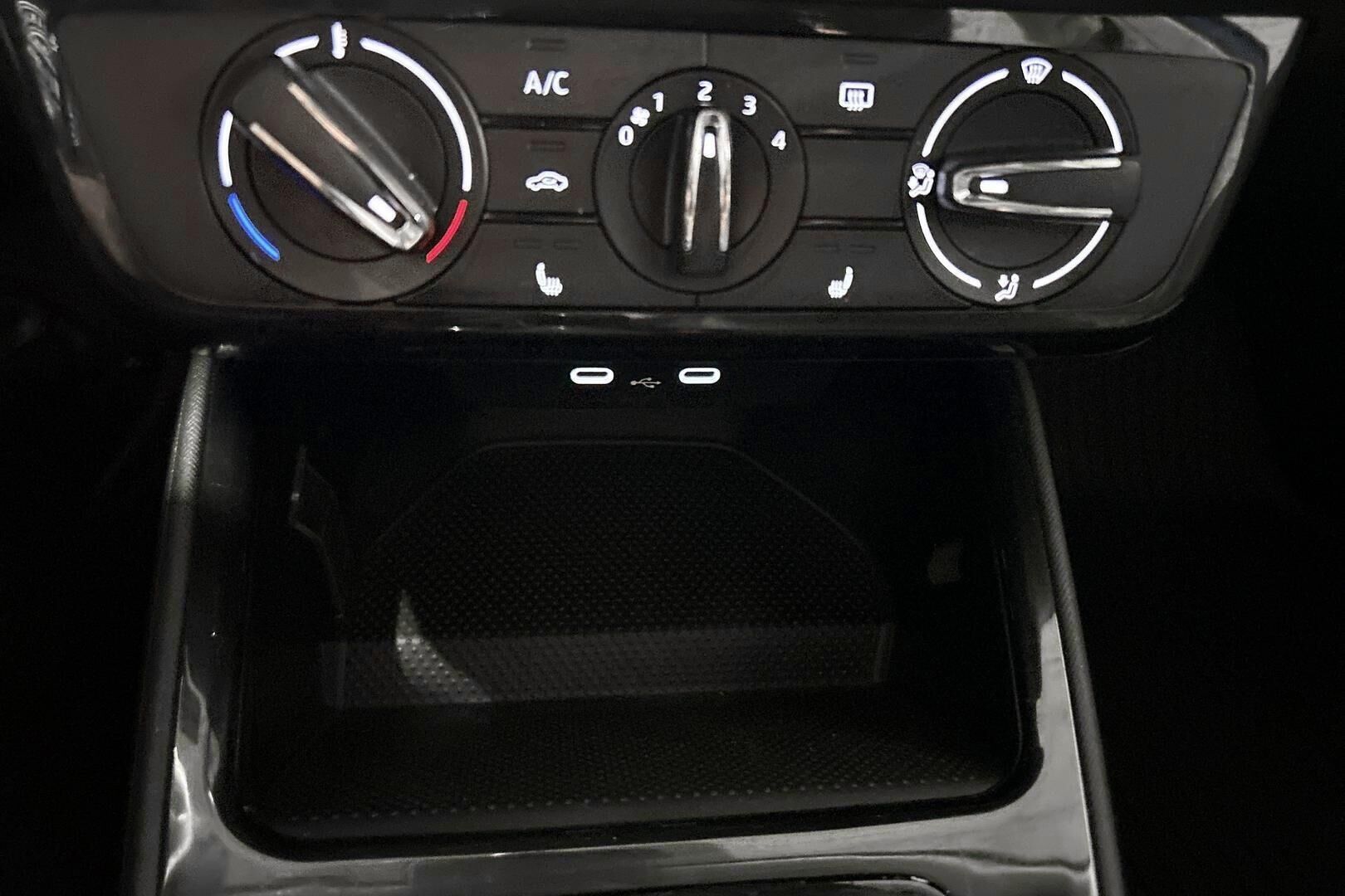 Skoda Fabia iso kuva 22