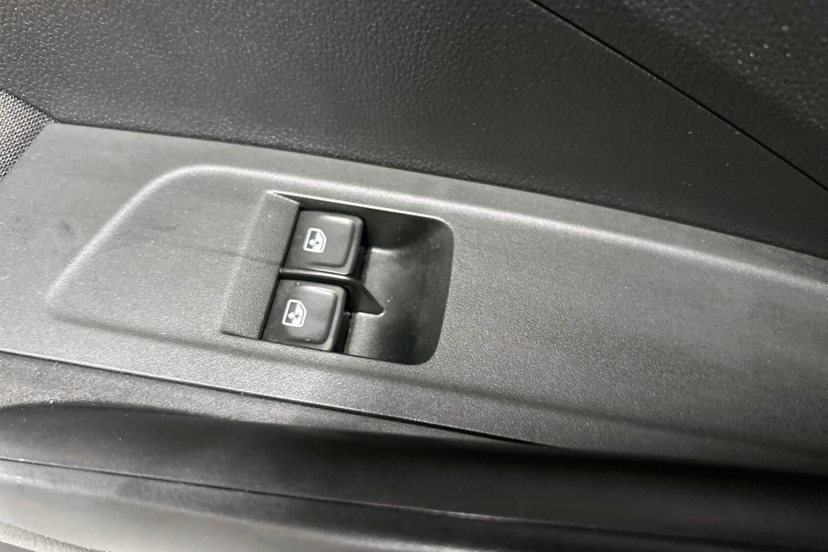 Skoda Fabia iso kuva 28