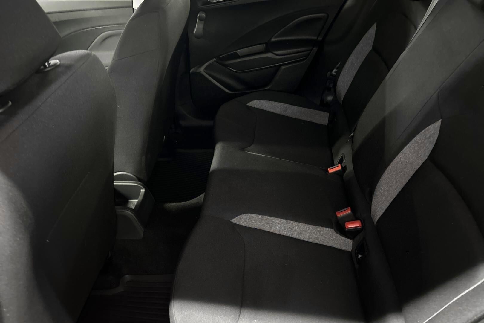 Skoda Fabia iso kuva 9