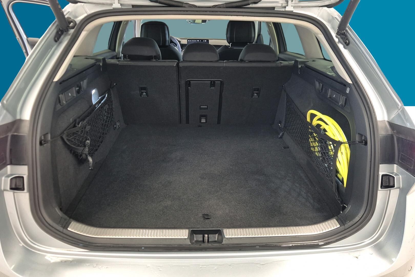 Skoda Superb iso kuva 12