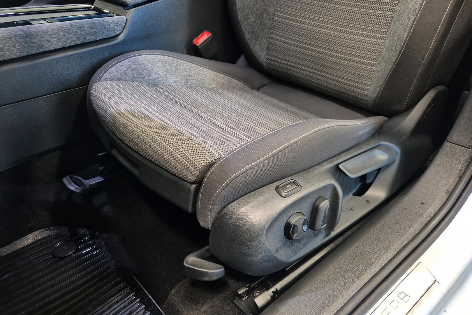 Skoda Superb iso kuva 21