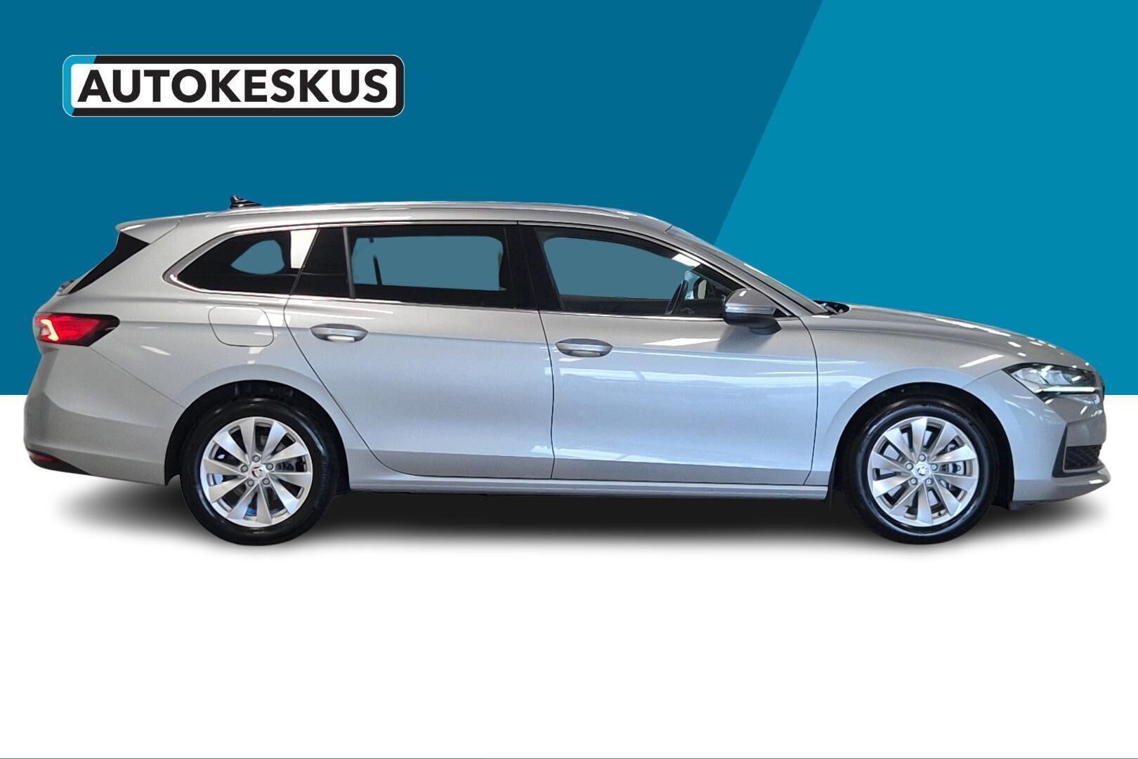 Skoda Superb iso kuva 4