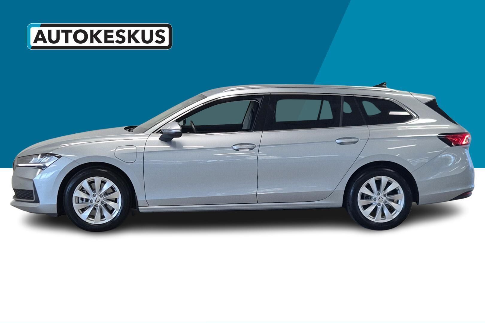 Skoda Superb iso kuva 8