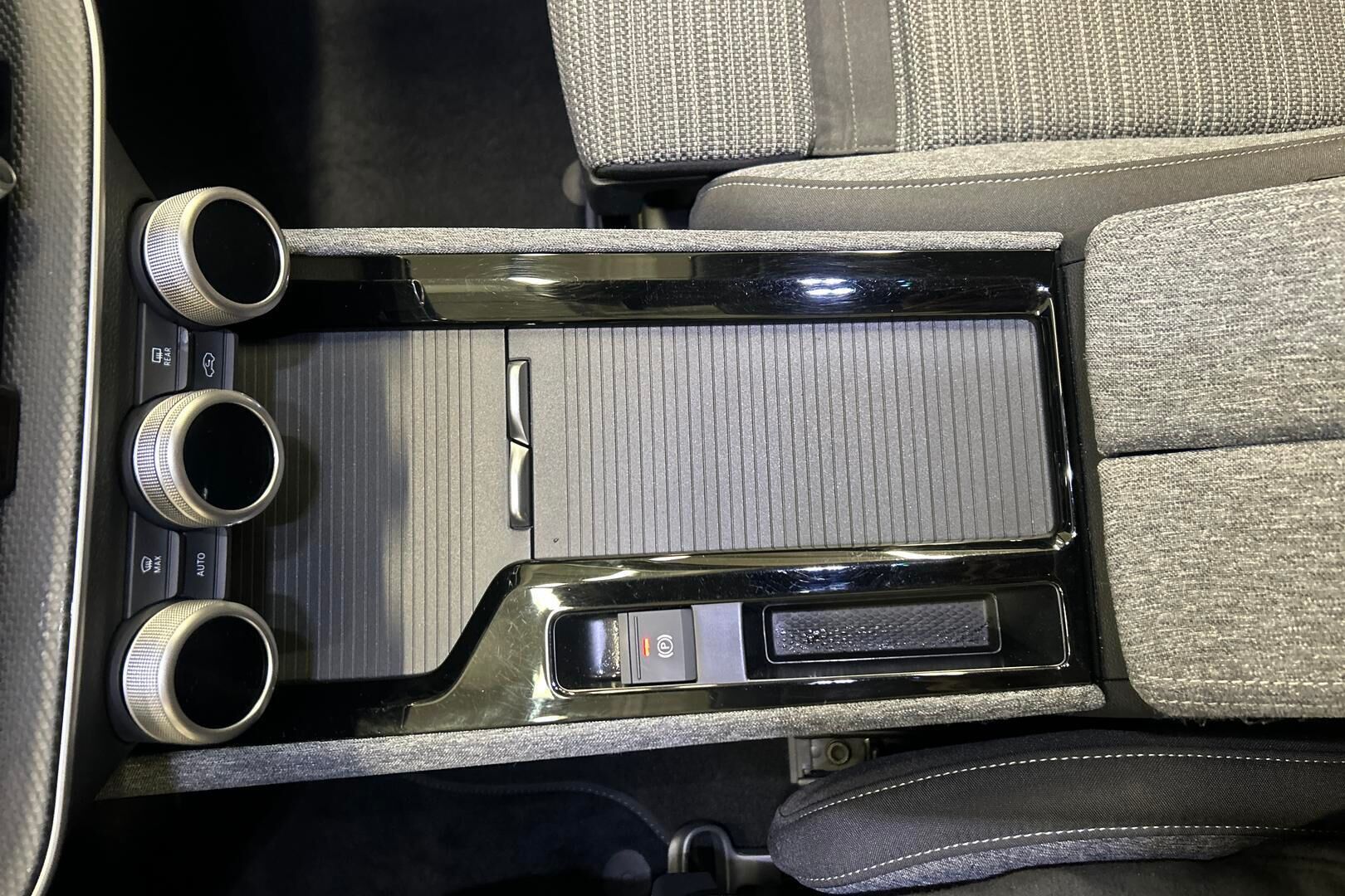 Skoda Superb iso kuva 18