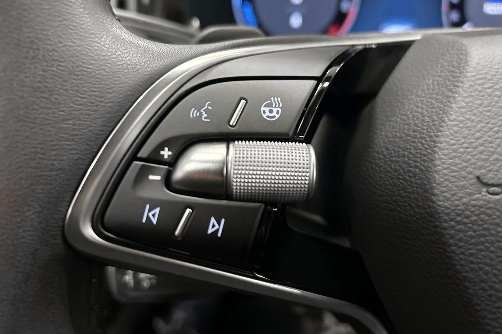 Skoda Superb iso kuva 14