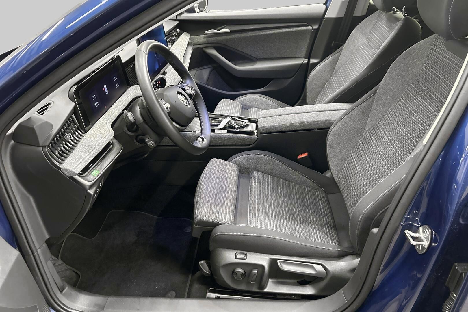Skoda Superb iso kuva 6