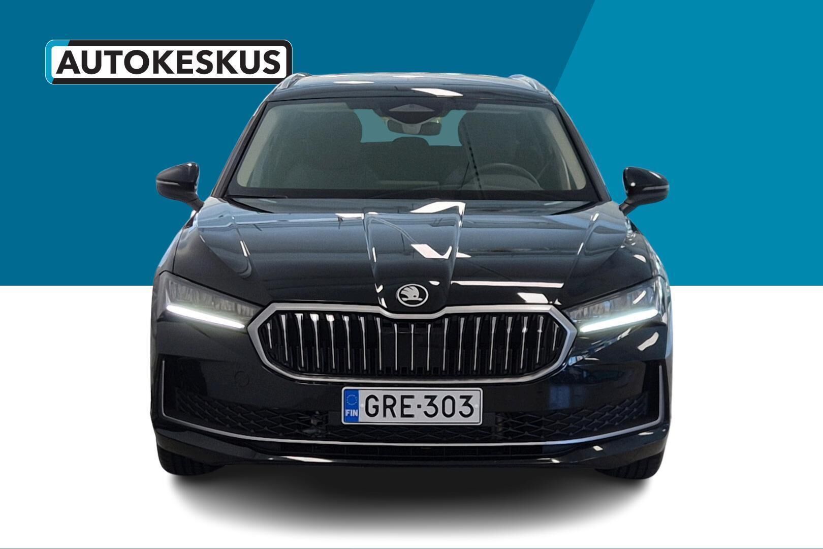 Skoda Superb iso kuva 2