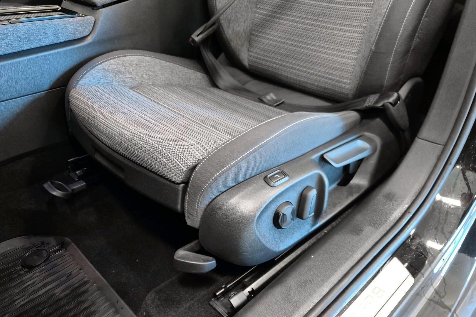 Skoda Superb iso kuva 21