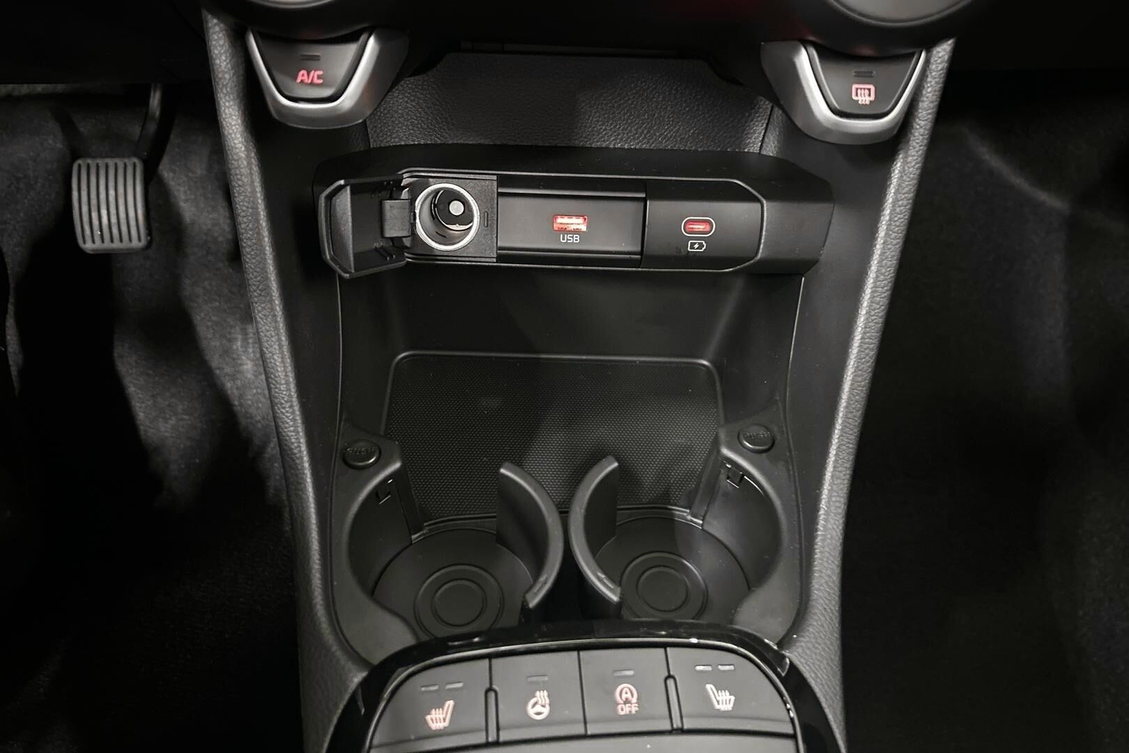 Kia Picanto iso kuva 17