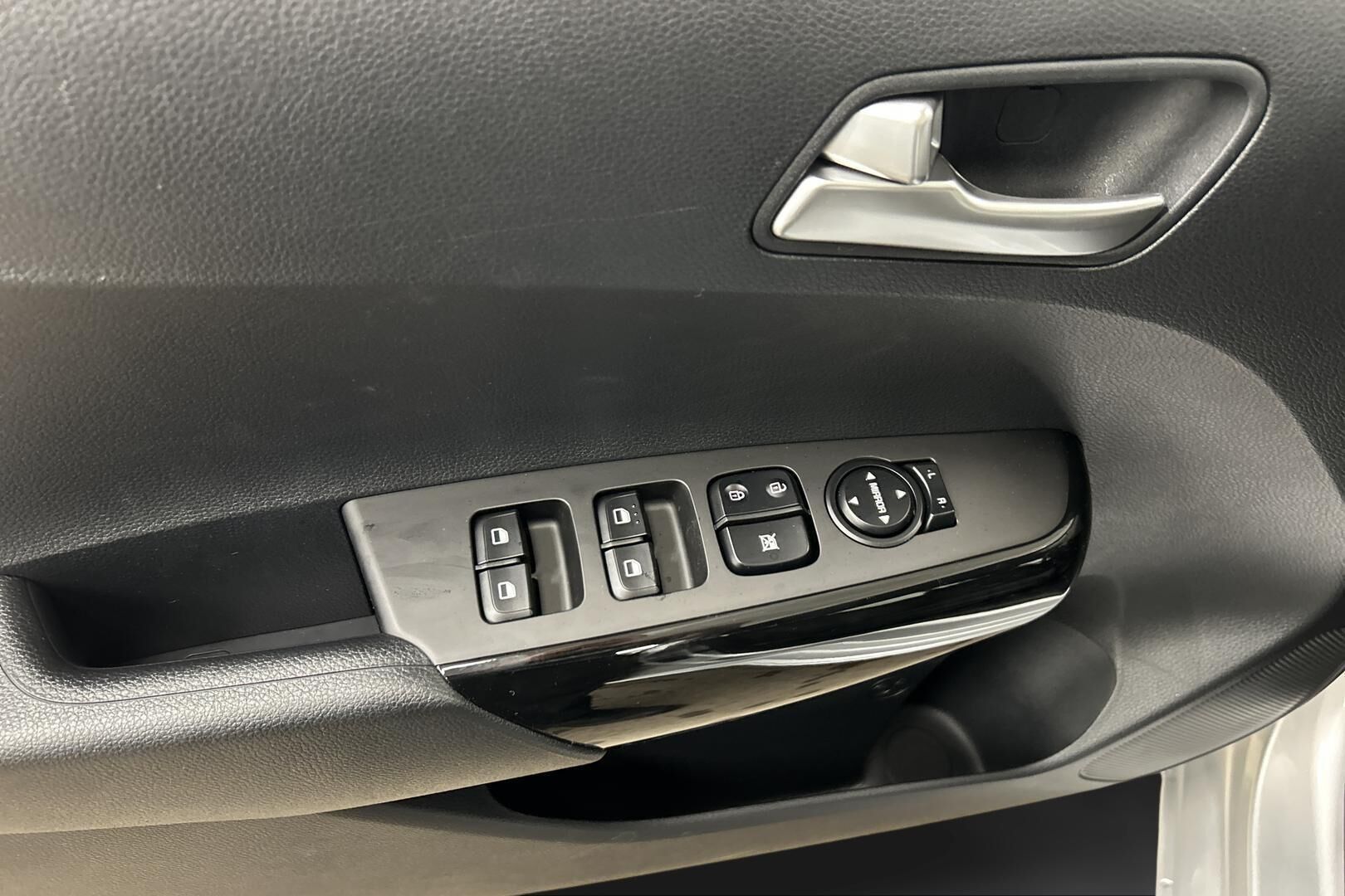 Kia Picanto iso kuva 25