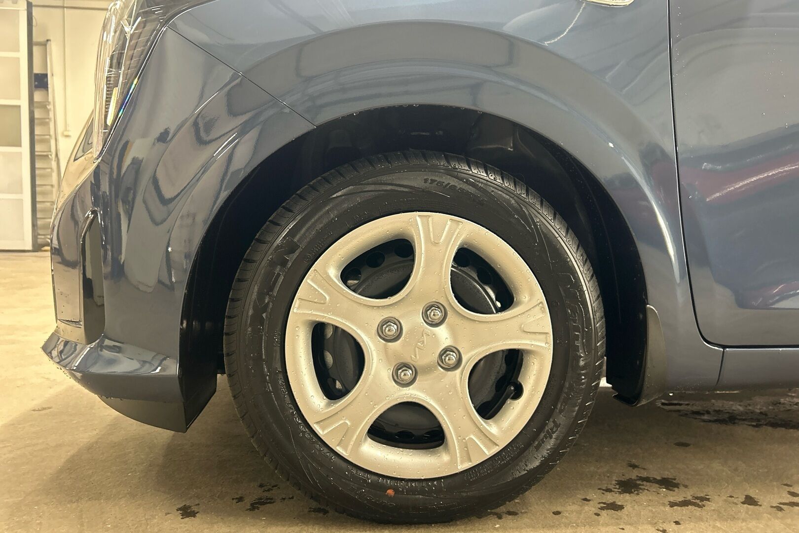 Kia Picanto iso kuva 10