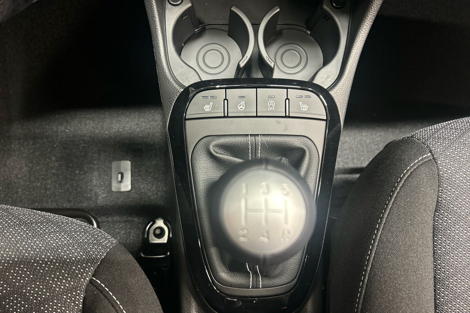 Kia Picanto iso kuva 15
