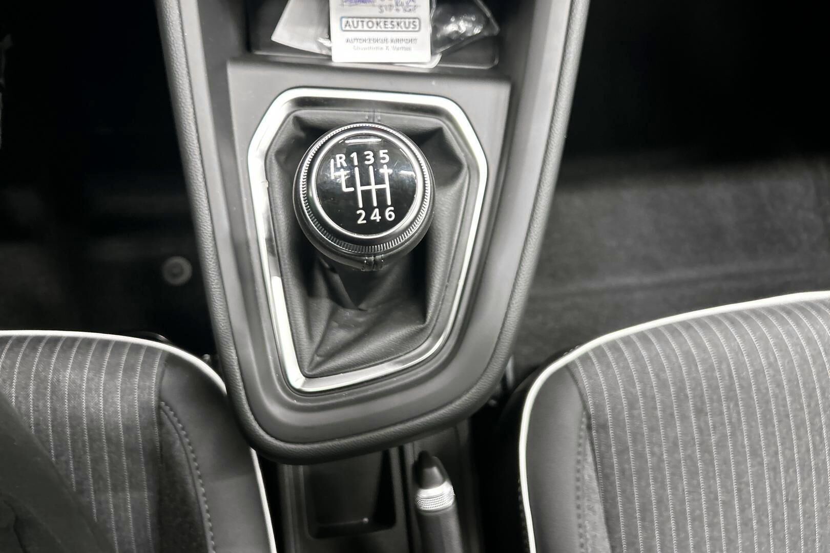 Mitsubishi Colt iso kuva 17