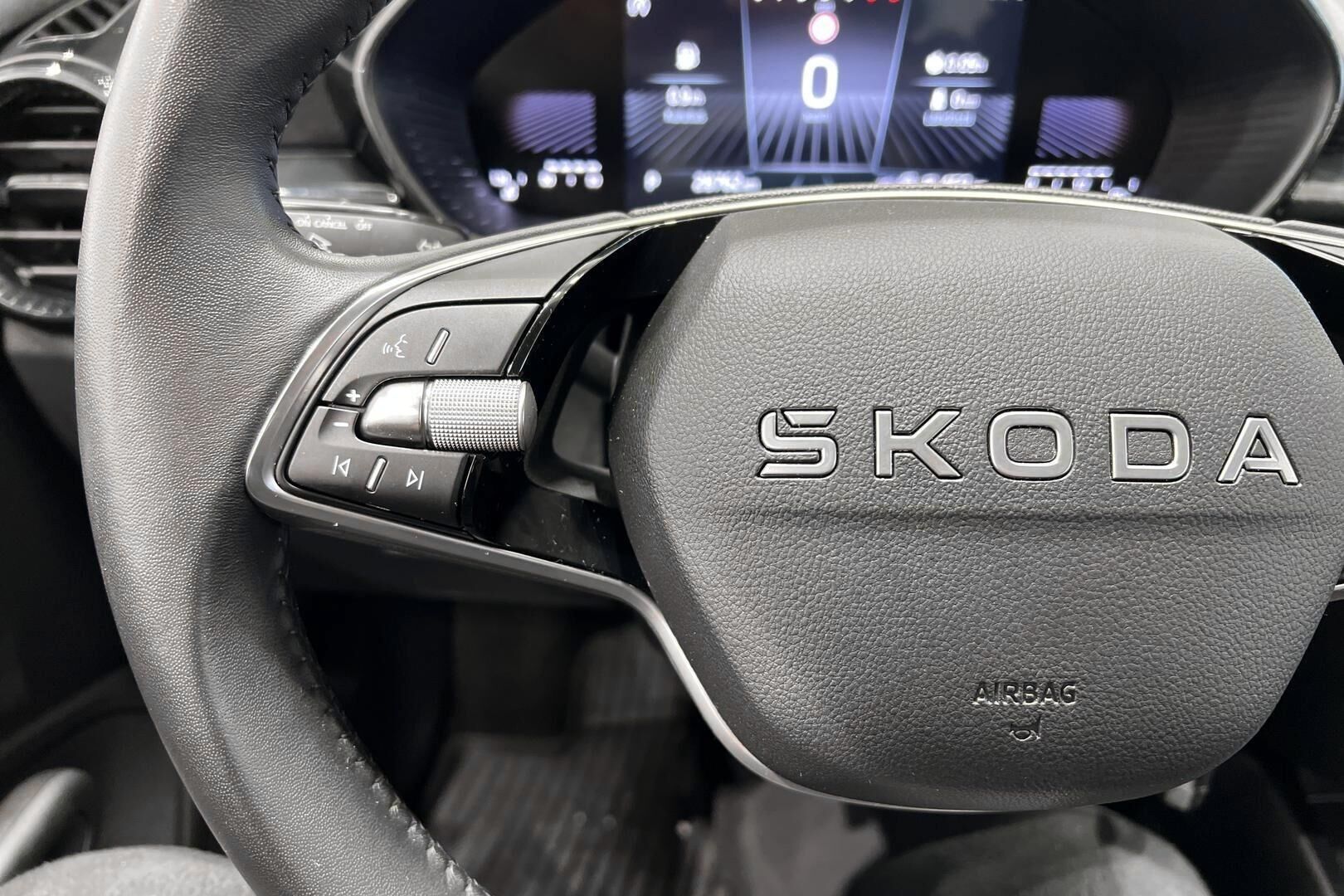 Skoda Fabia iso kuva 23