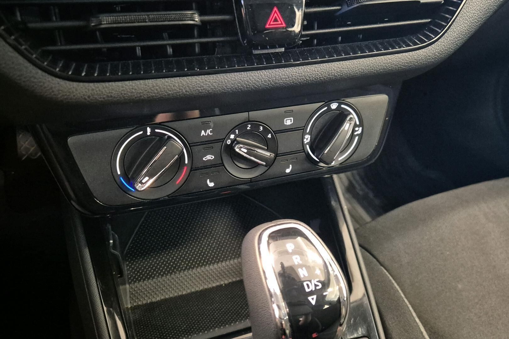 Skoda Fabia iso kuva 16