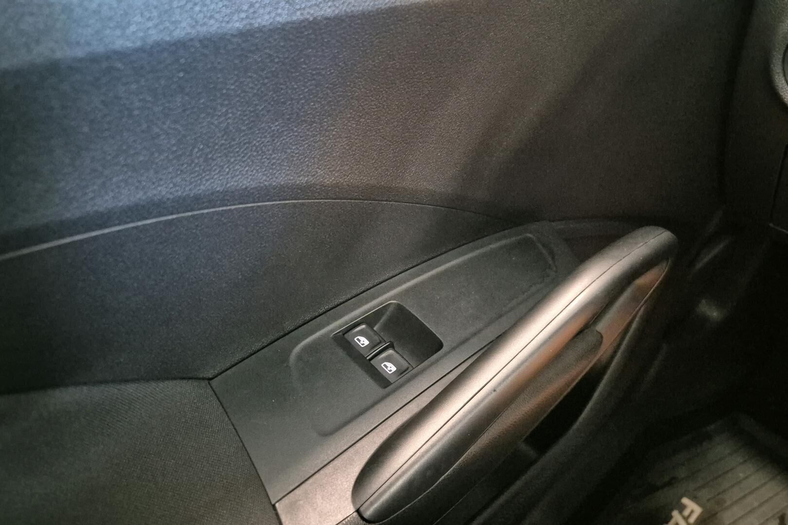 Skoda Fabia iso kuva 20