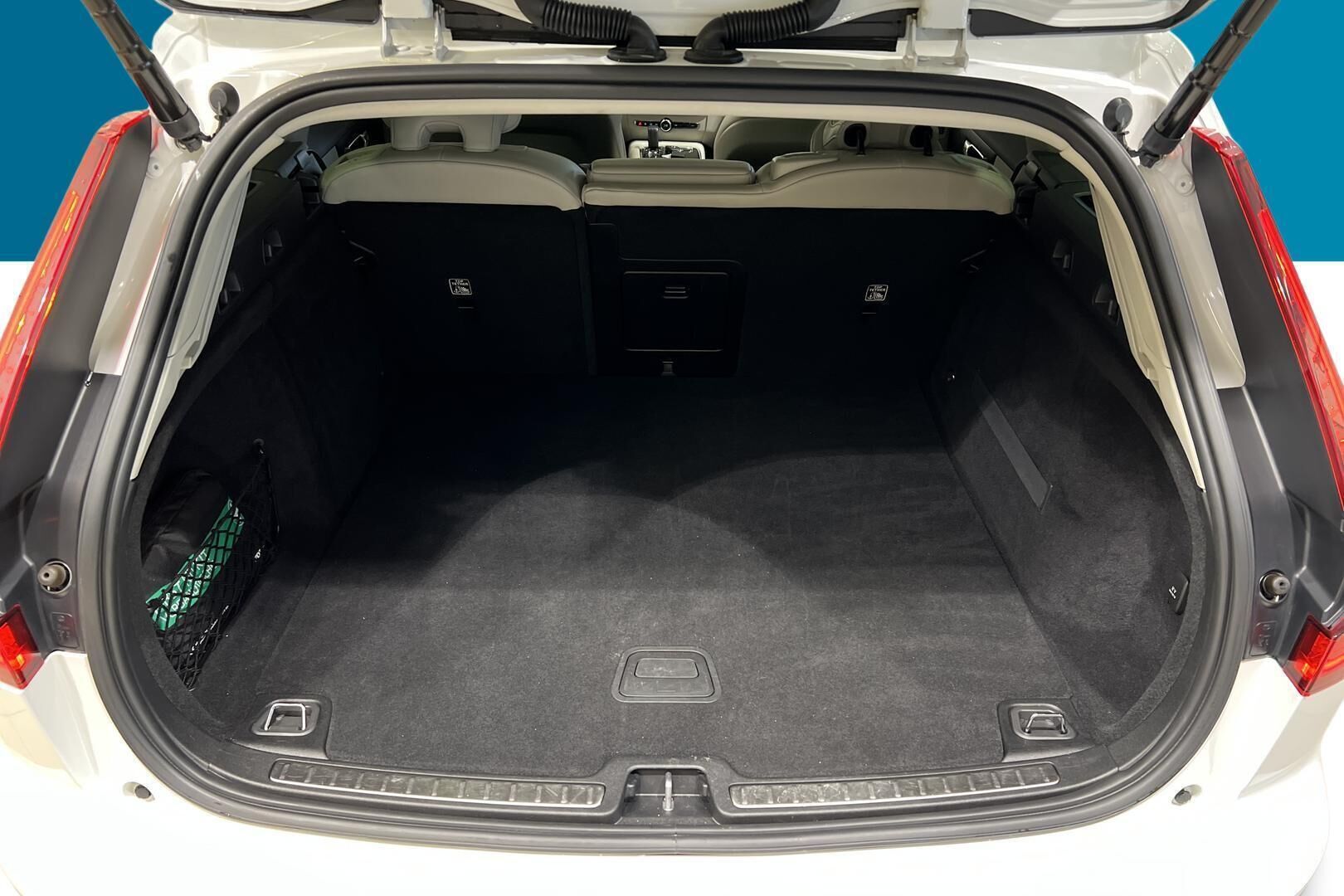 VOLVO V60 iso kuva 12