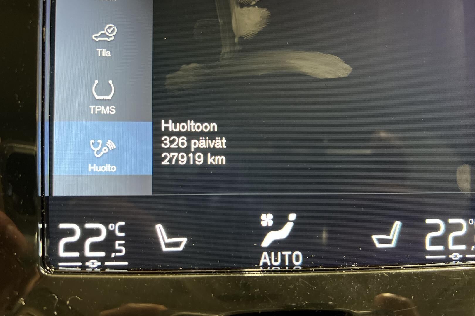 VOLVO V60 iso kuva 18