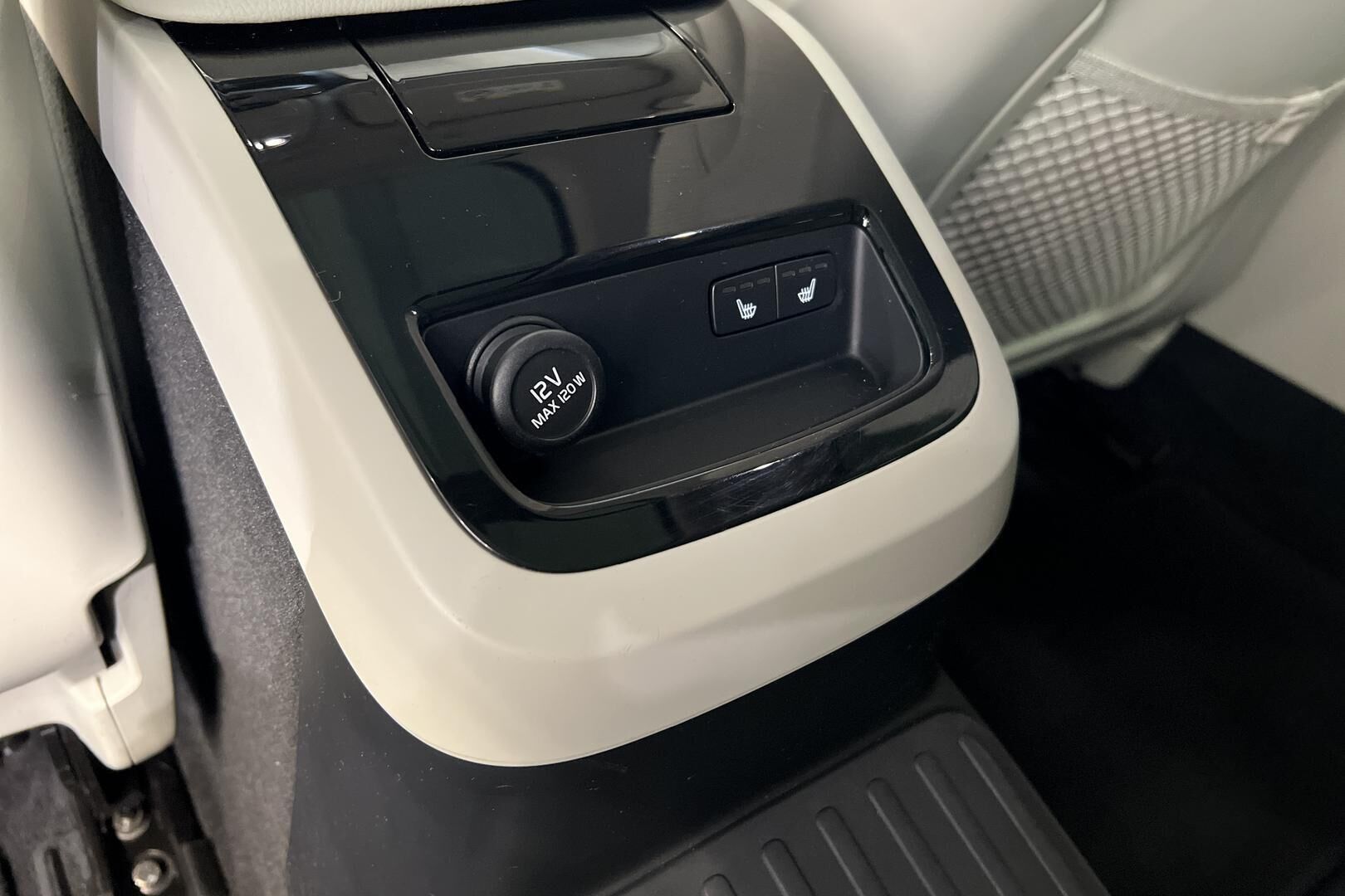VOLVO V60 iso kuva 27