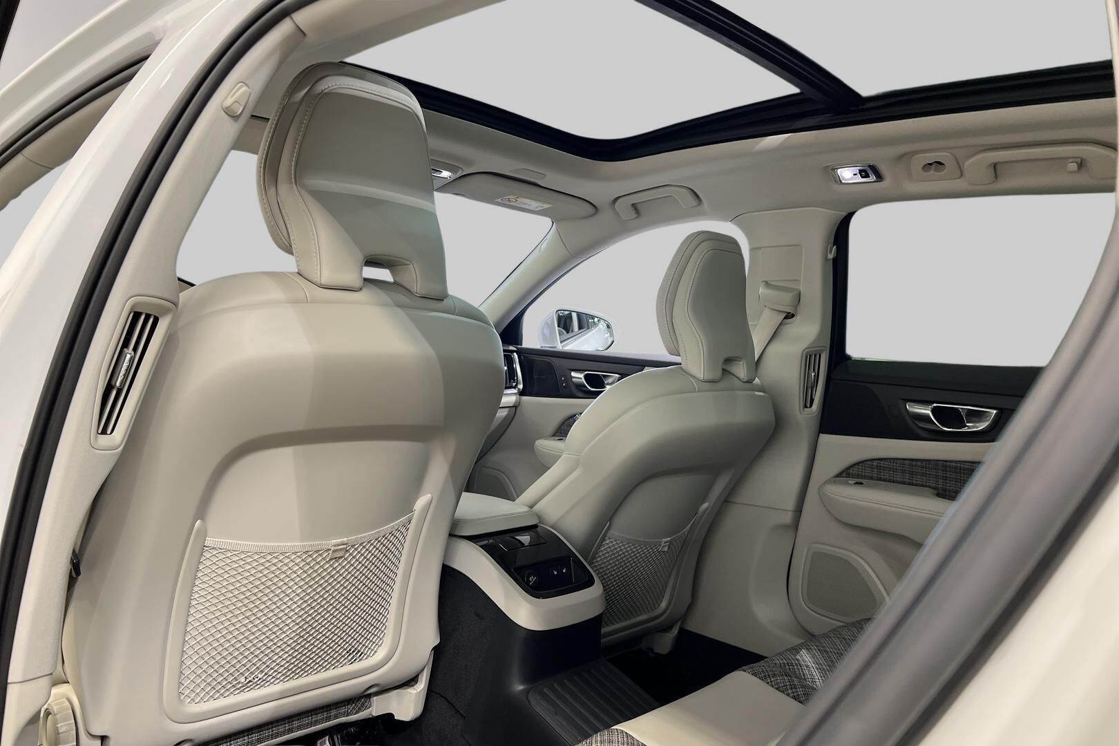 VOLVO V60 iso kuva 29