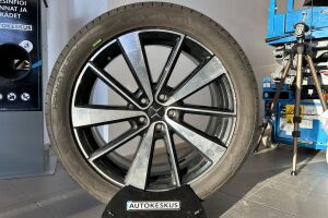 POLESTAR 2 esikatselu 25