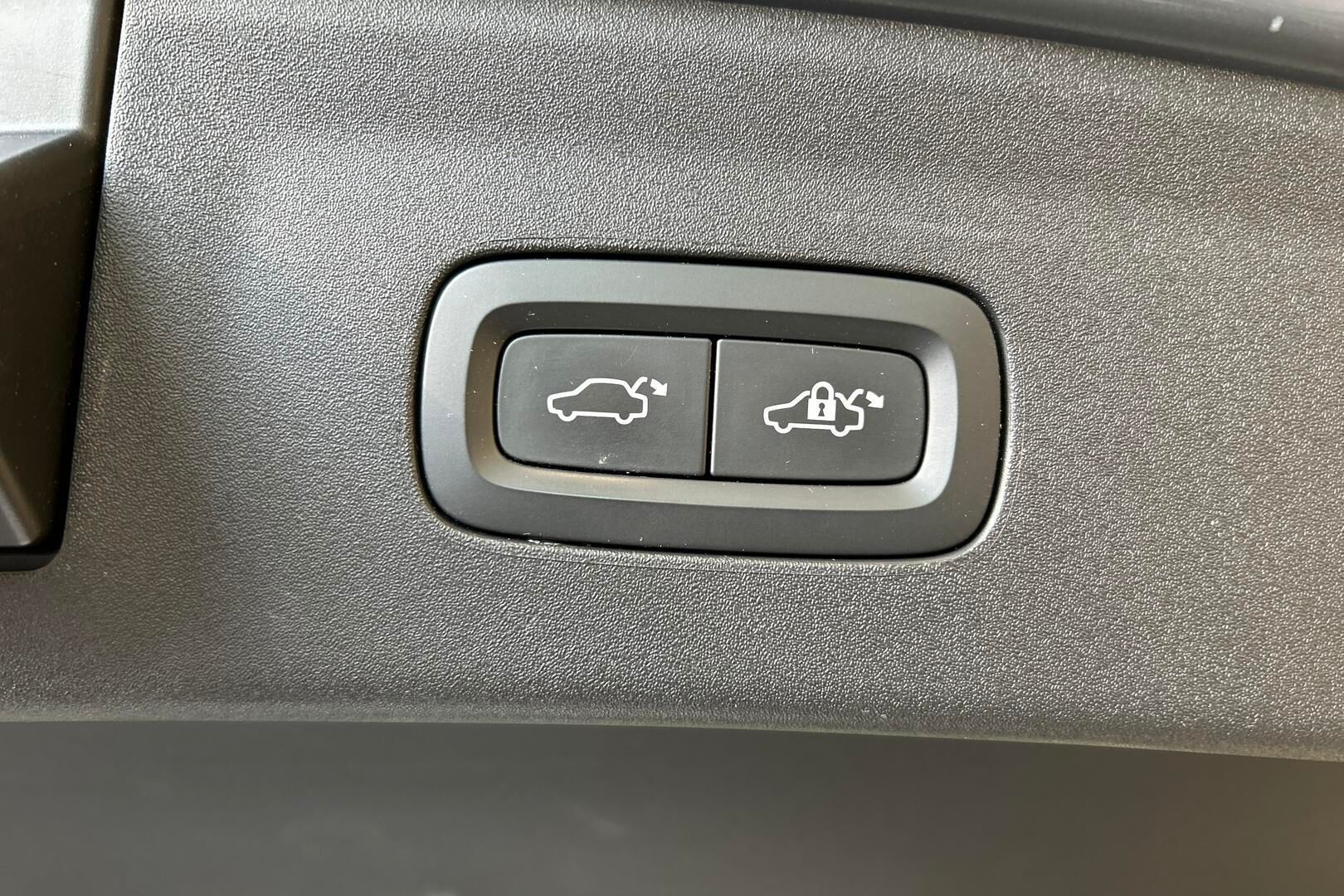 POLESTAR 2 iso kuva 26