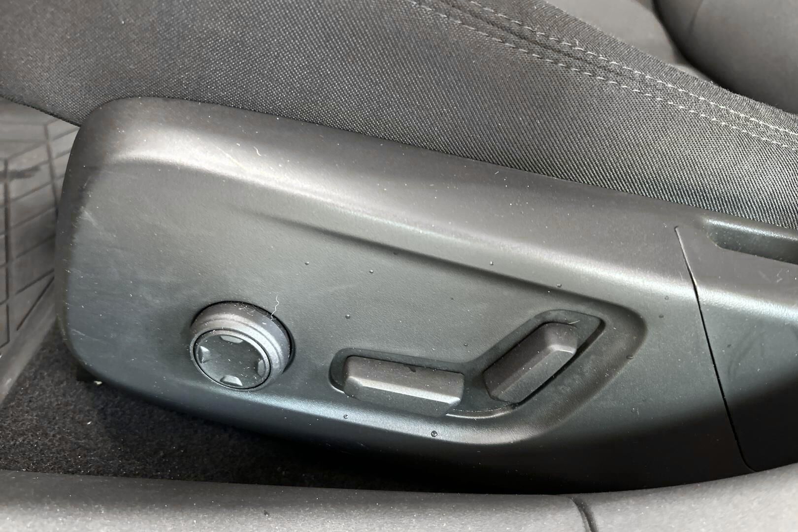 POLESTAR 2 iso kuva 27