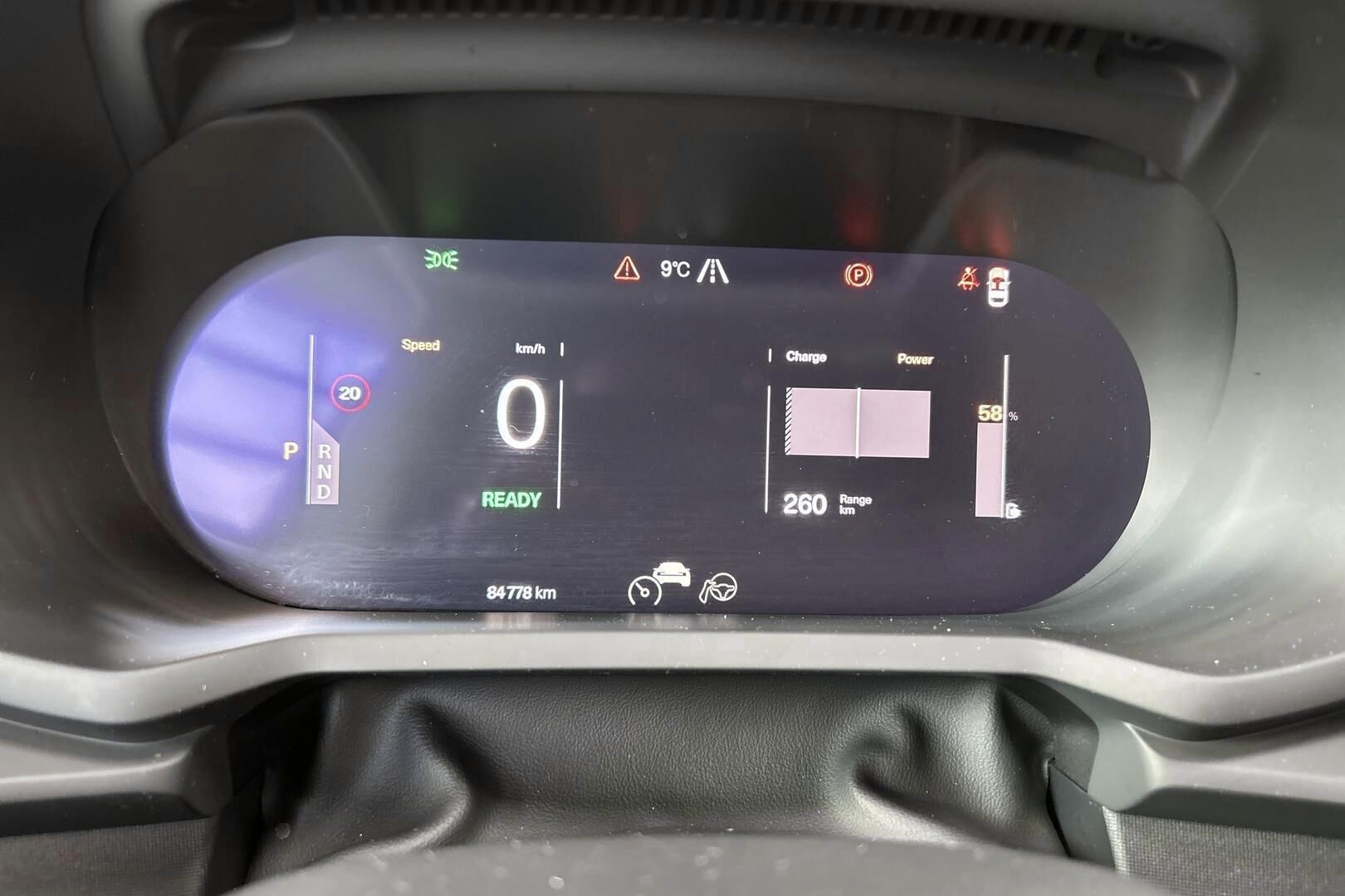 POLESTAR 2 iso kuva 12