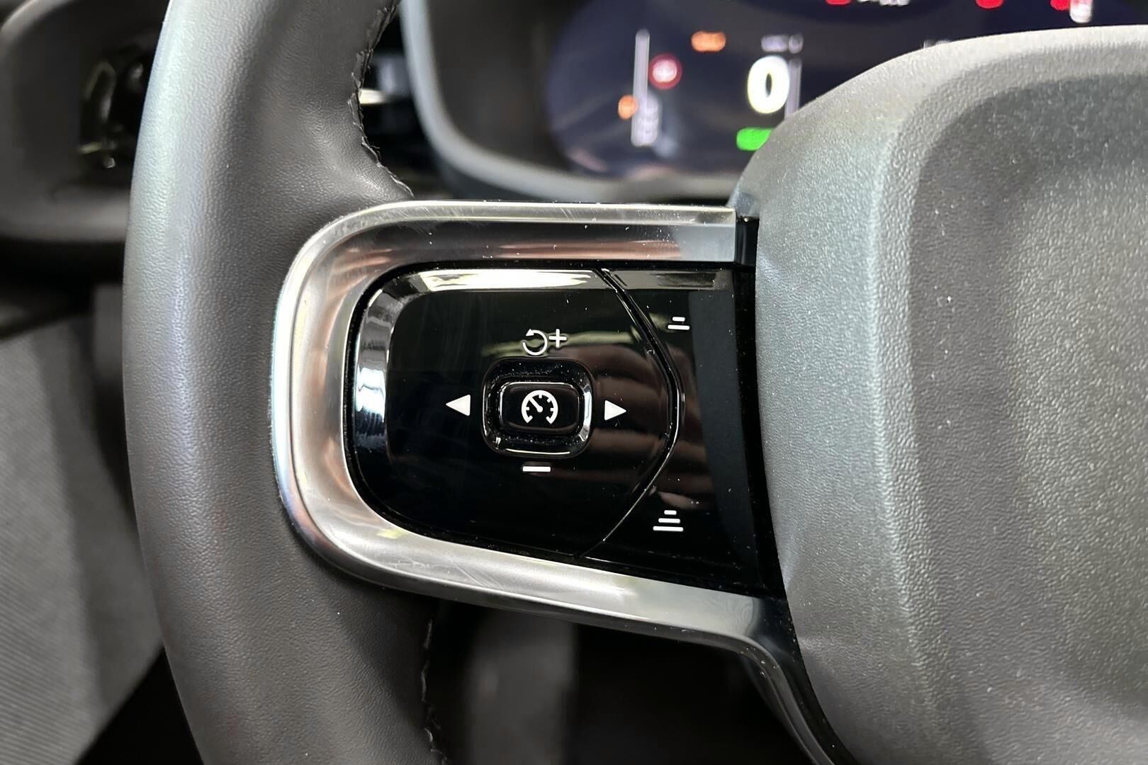 POLESTAR 2 iso kuva 14