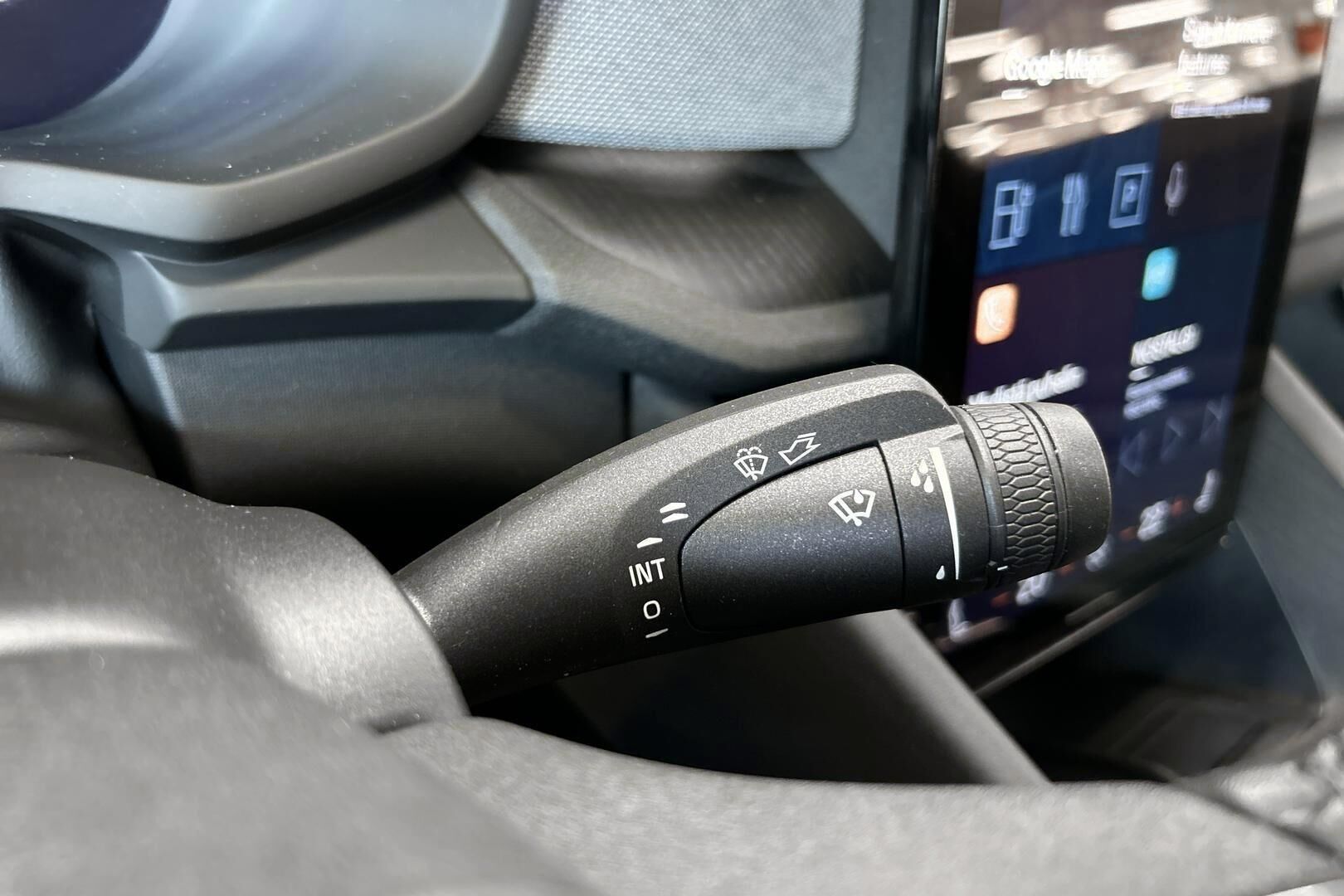 POLESTAR 2 iso kuva 28